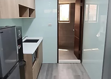 簡易茶水間聯結廁所空間。
