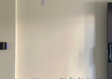 客廳電視牆原況。