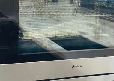 事先確認電器規格尺寸，預留散熱空間拉好水電管線，確保嵌入式設計能平整融入裝潢。