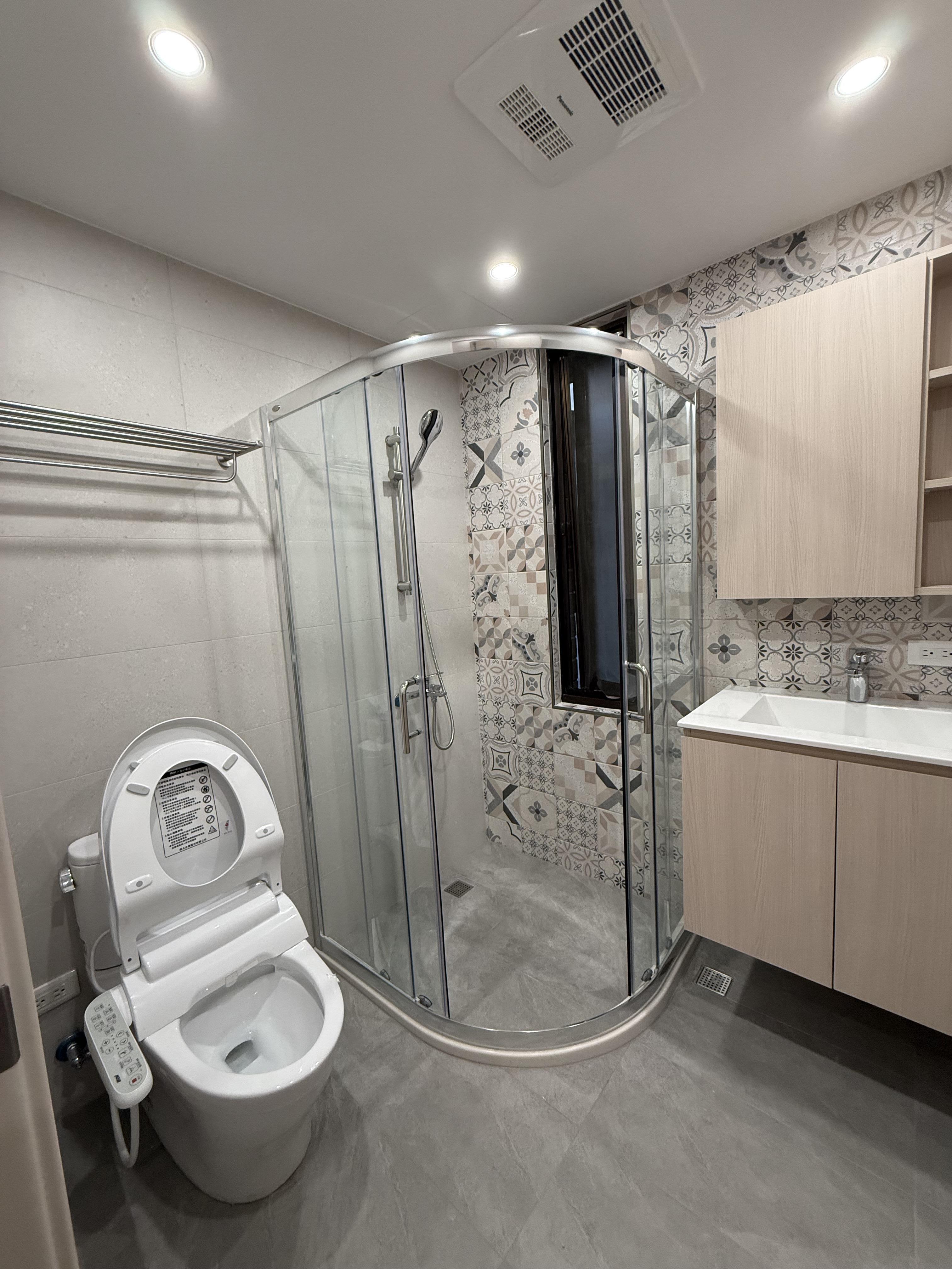 6CEA9CEB-E97A-4B59-81B1-4084D4AC62B2