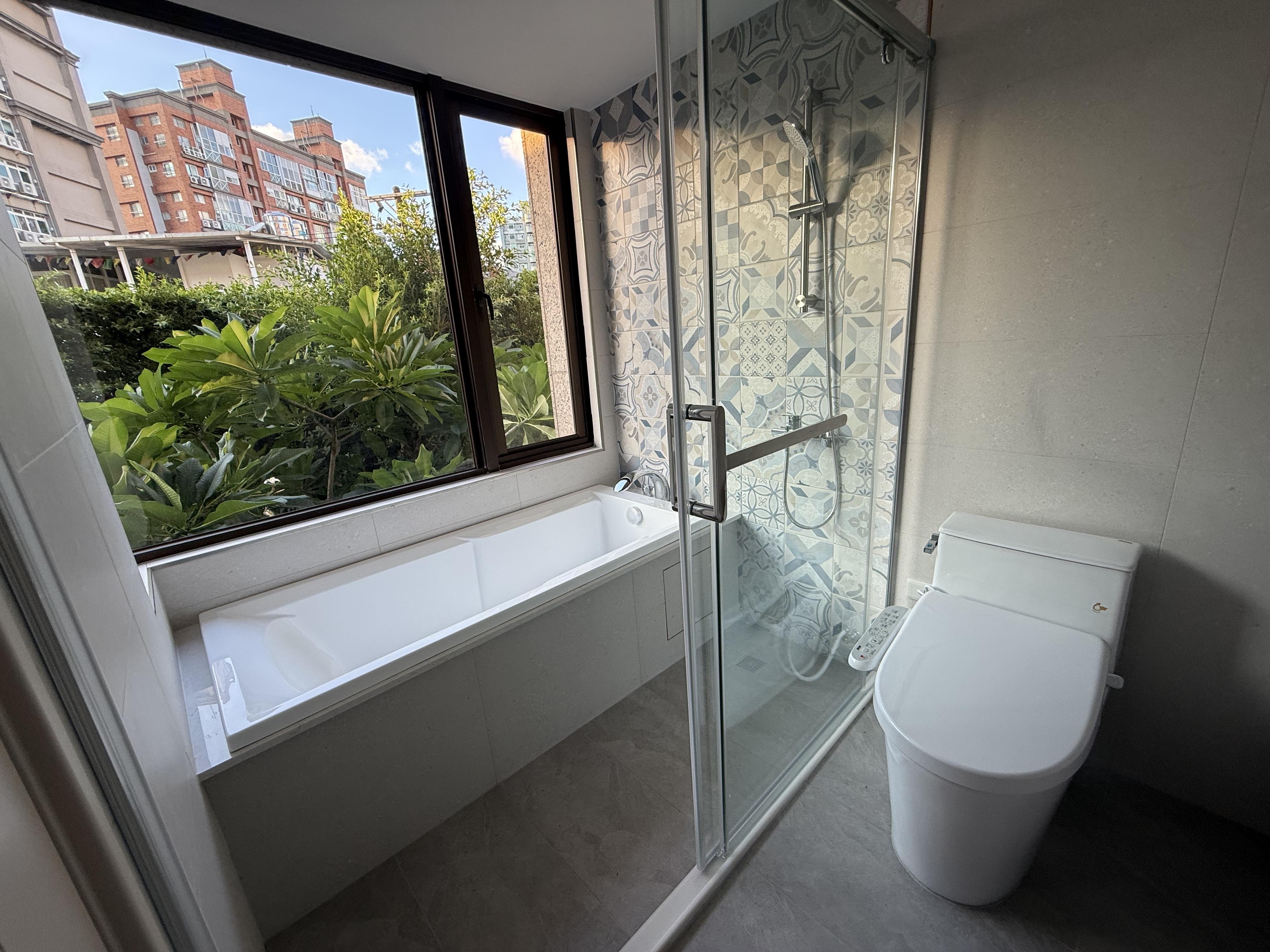 26BED8A9-B2A5-4880-8E97-F0BCB8ECDFDD