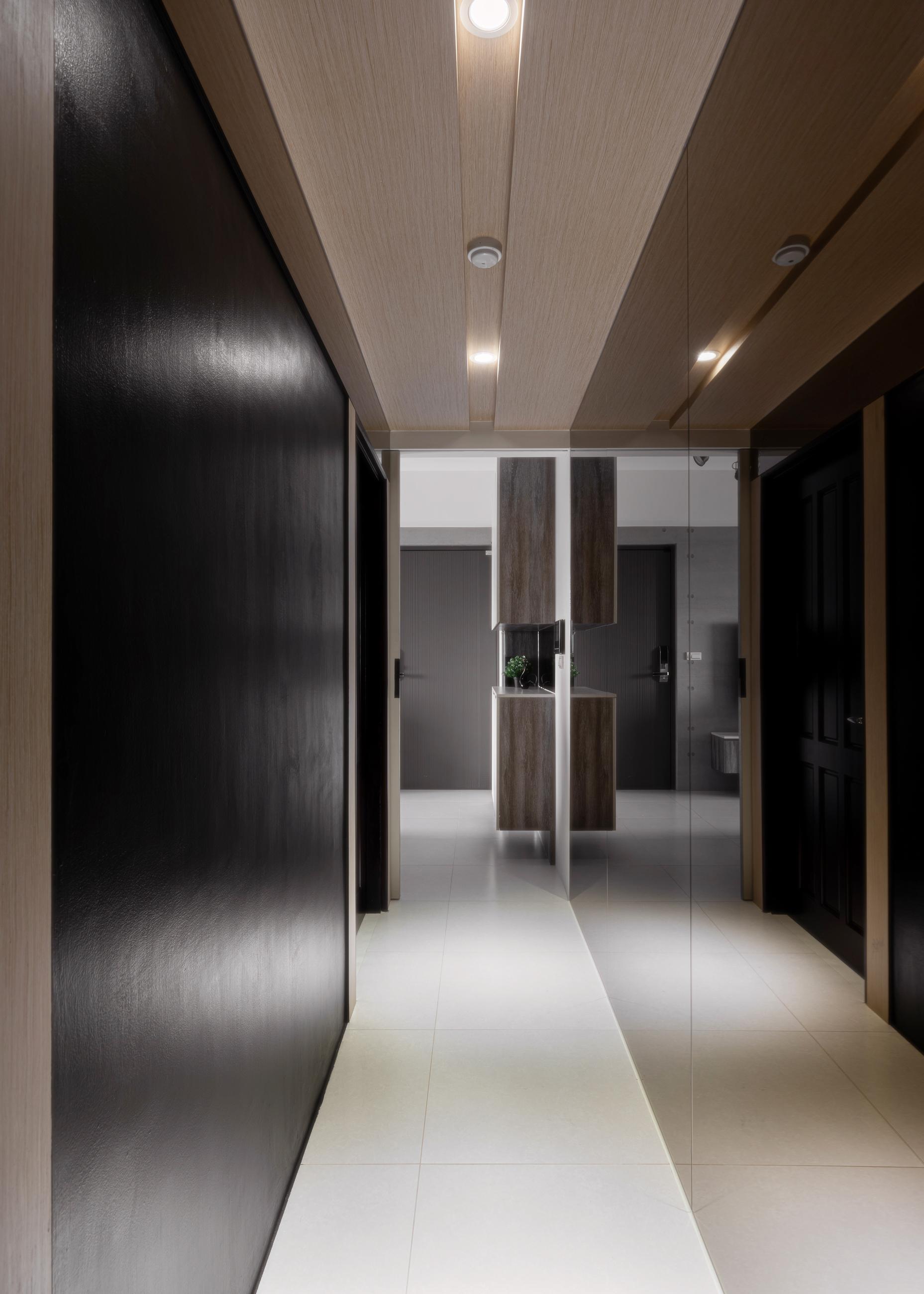 走廊黑板牆與茶鏡