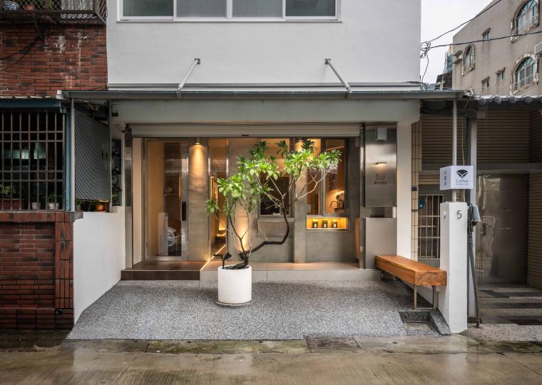 咖啡廳及南部公司入口