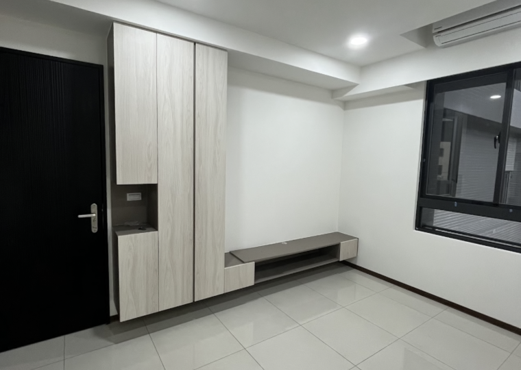 系統櫃設計×平釘天花｜現代風新成屋