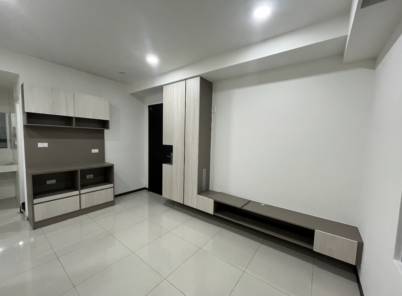 5BDEA5D4-9542-4F8F-8C74-F6E110BC7156