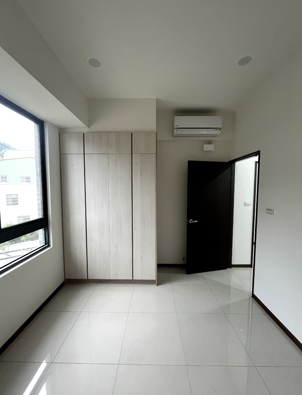 C5716F5F-392B-4982-A5B8-E4E8BA5AB753