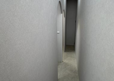 灰色藝術漆營造空間質感。