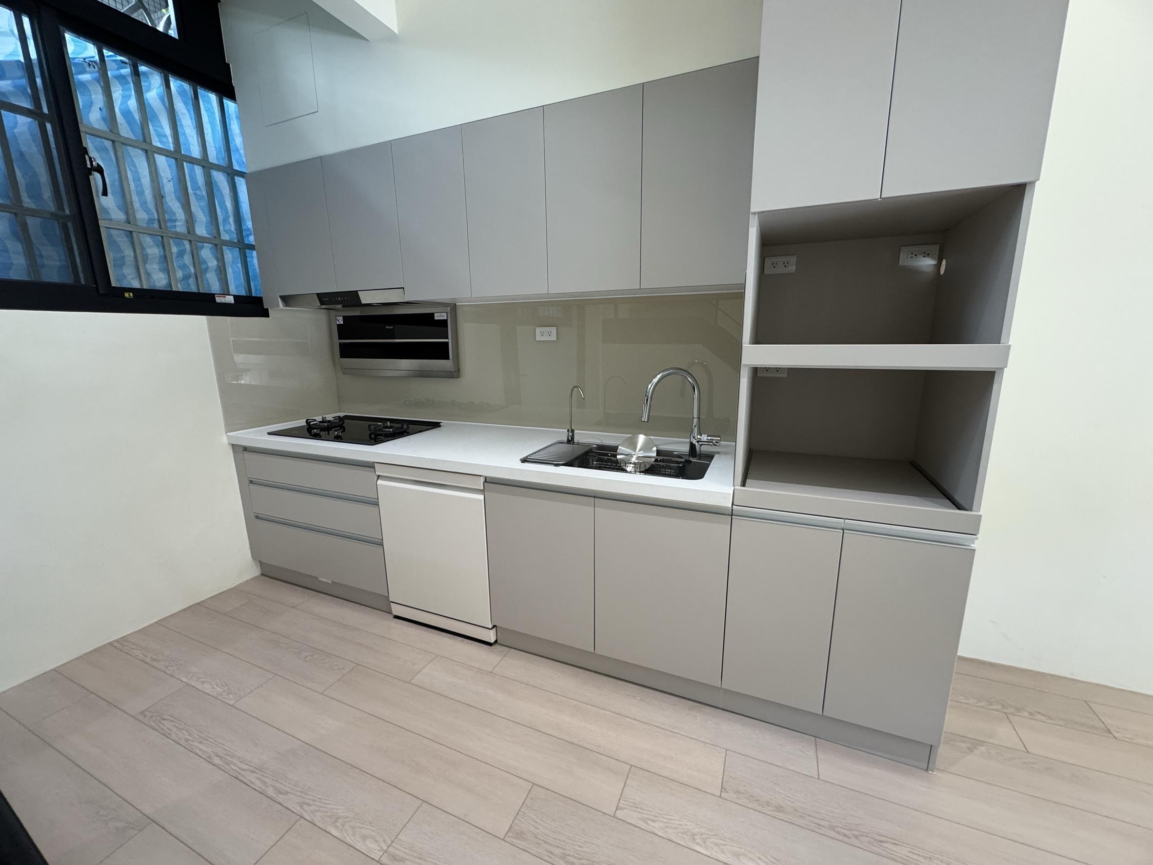 285D76B1-C478-4564-89B6-0919995A4A18