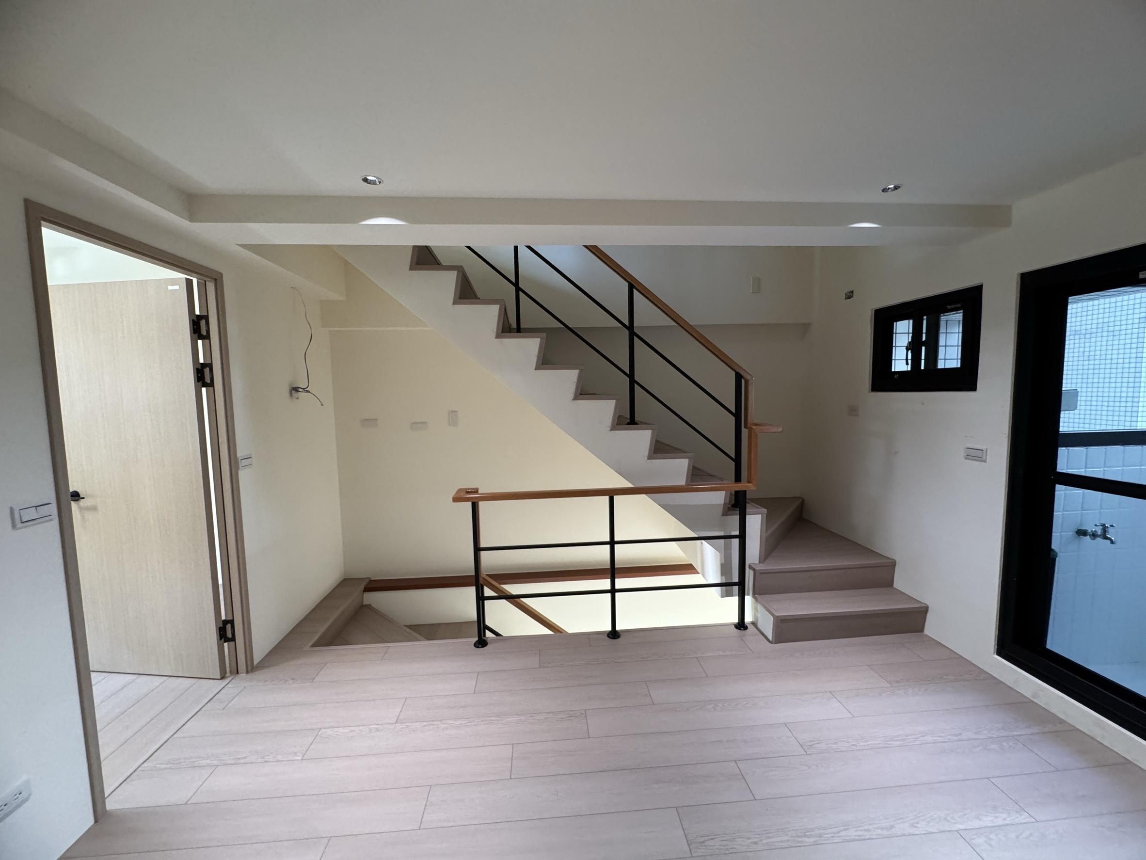 9888A015-45A6-4B8D-986A-B341FB1542DB