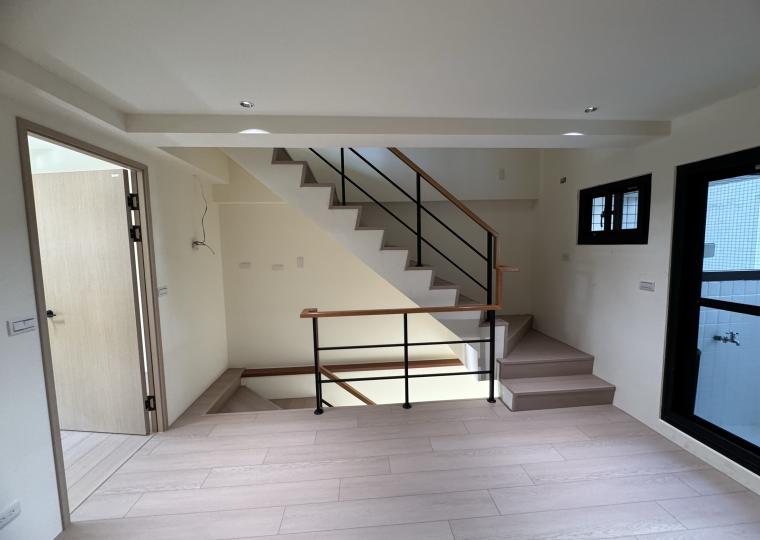 9888A015-45A6-4B8D-986A-B341FB1542DB