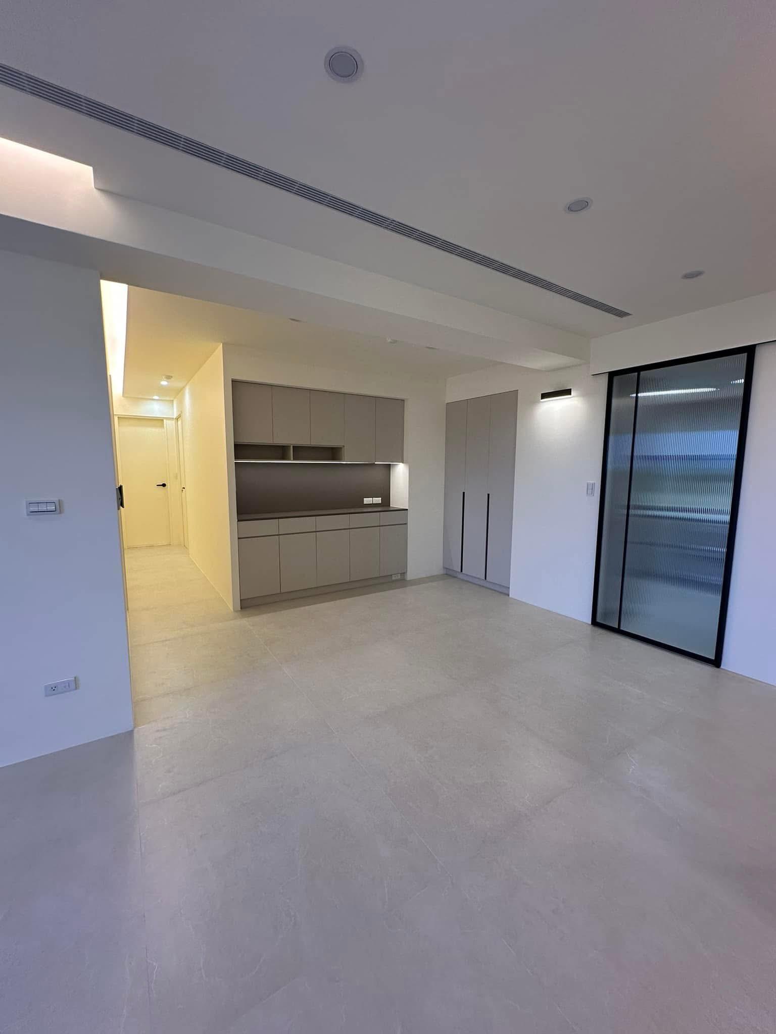 B99976D0-AA69-48DE-A785-91B82A7226D9