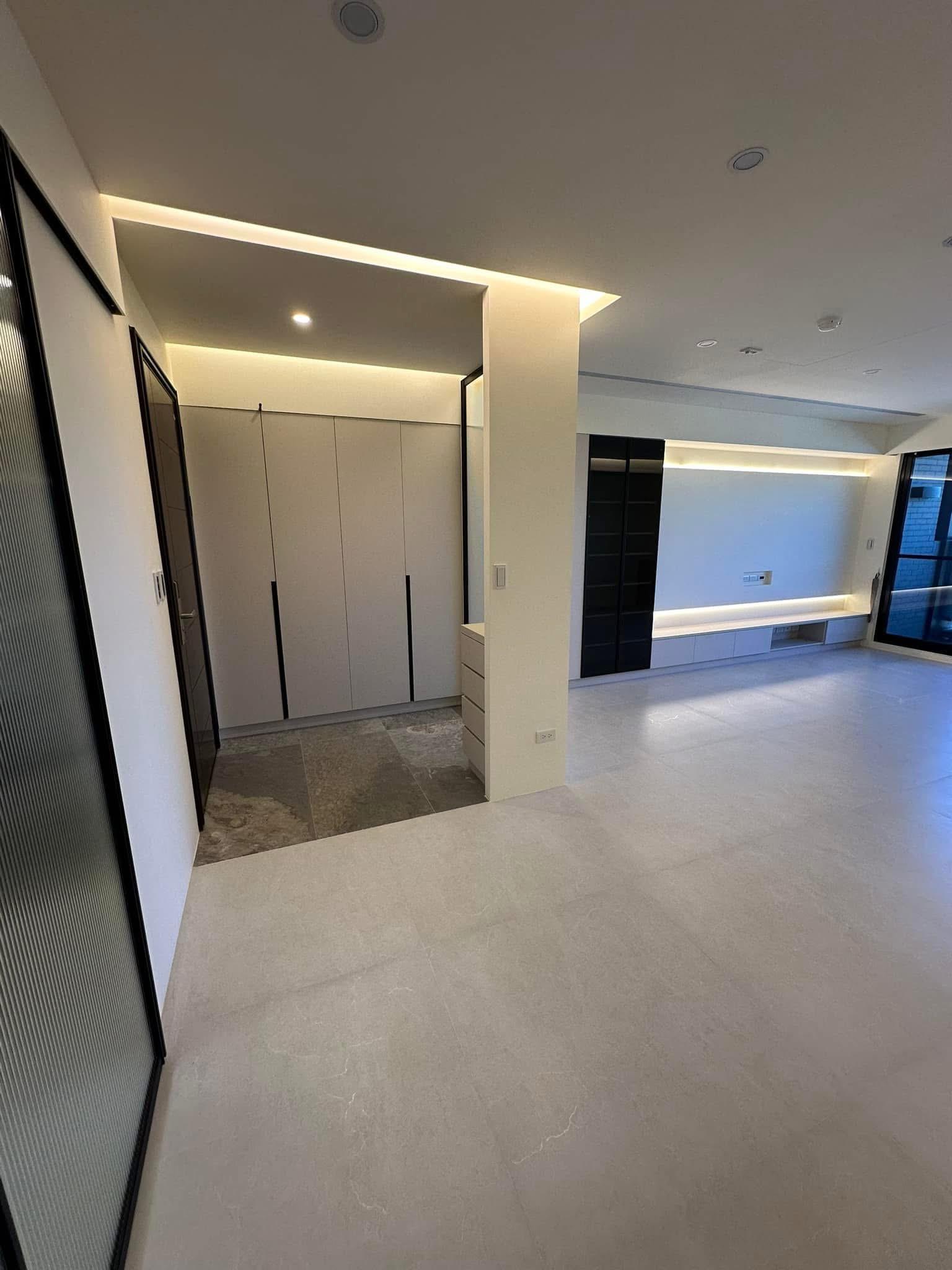 8CC1A2F6-339C-43EF-BD42-3A5B530ED6C3