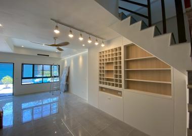 餐廳牆面展示櫃體