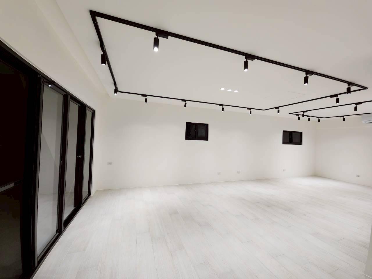line_oa_chat_260730_155208_group_3