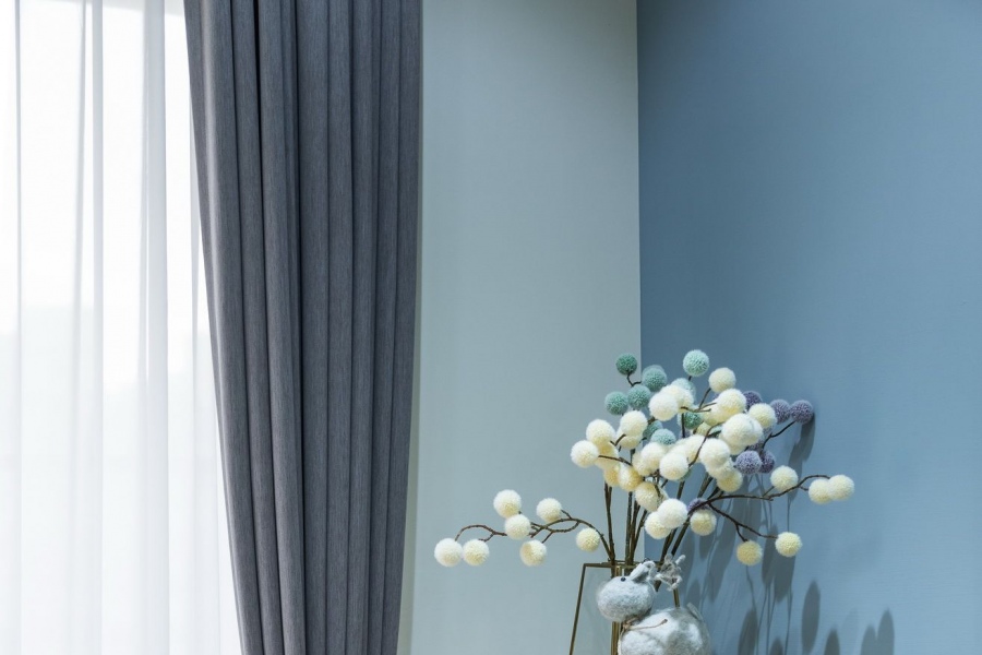 現代北歐風設計裝潢_客廳和臥室牆面皆以藍色做跳色的設計│狸樂聚x樂活輕裝修