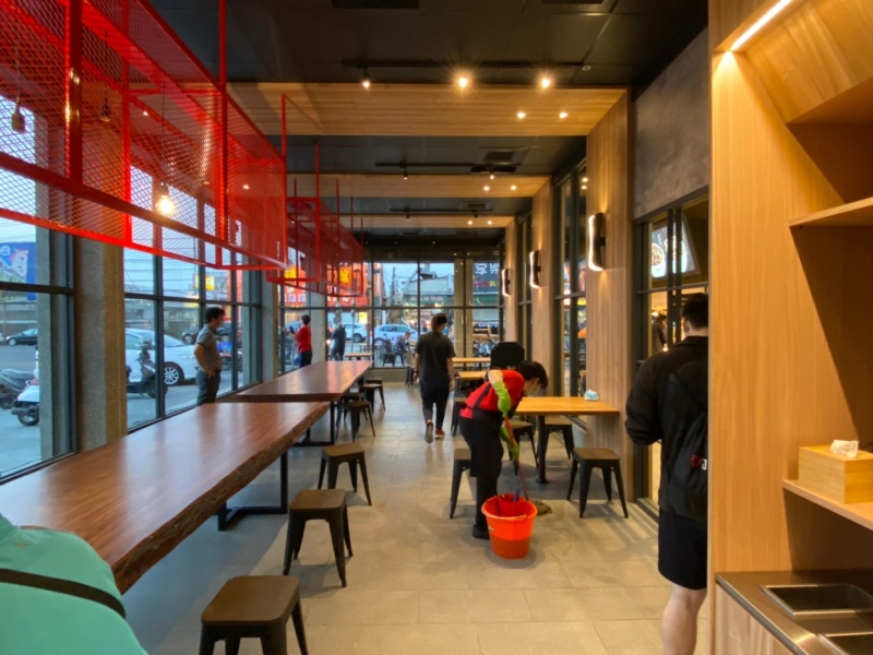 商空設計案例-食尚大贏家│店面裝潢設計│狸樂聚x樂活輕裝修